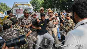 India detains thousands, locks down Delhi to foil election chief protest
