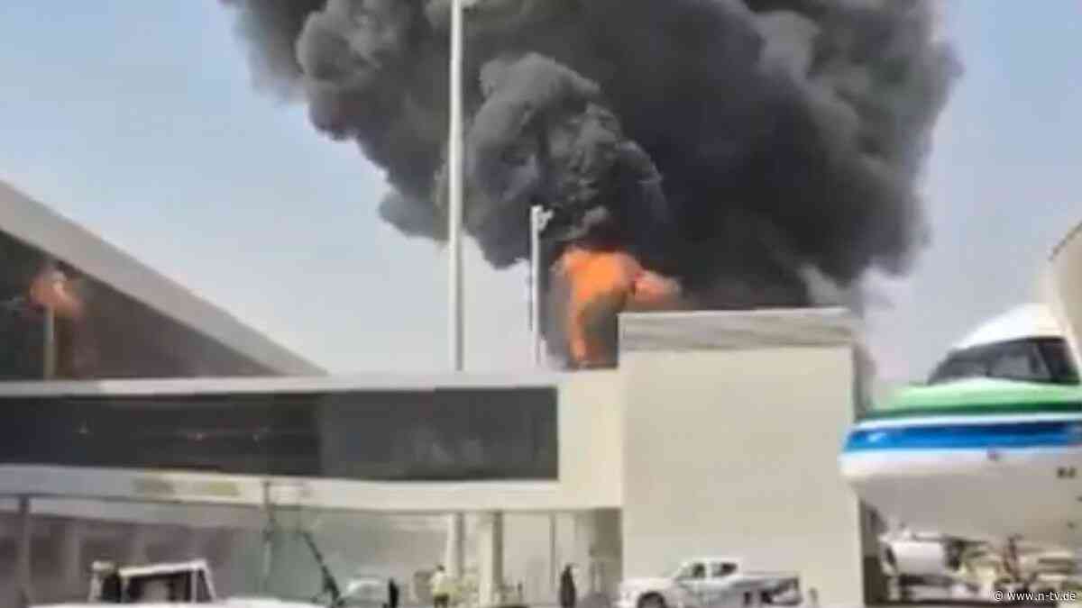 Trump erwägt Hilfe für Saudis: Raketenangriff auf Riads Flughafen - viele Tote