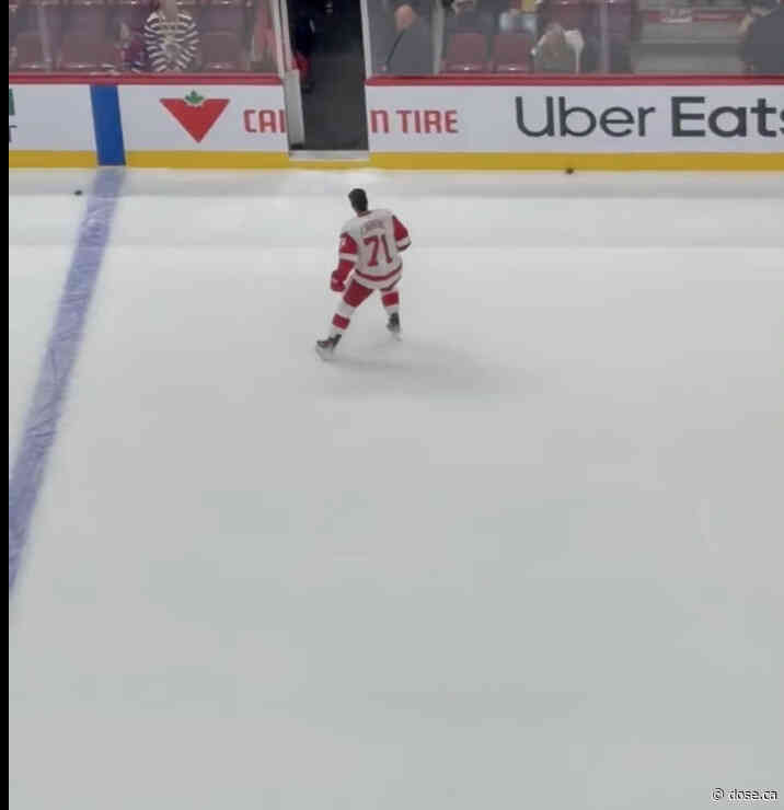 CH fans give Dylan Larkin a warm welcome