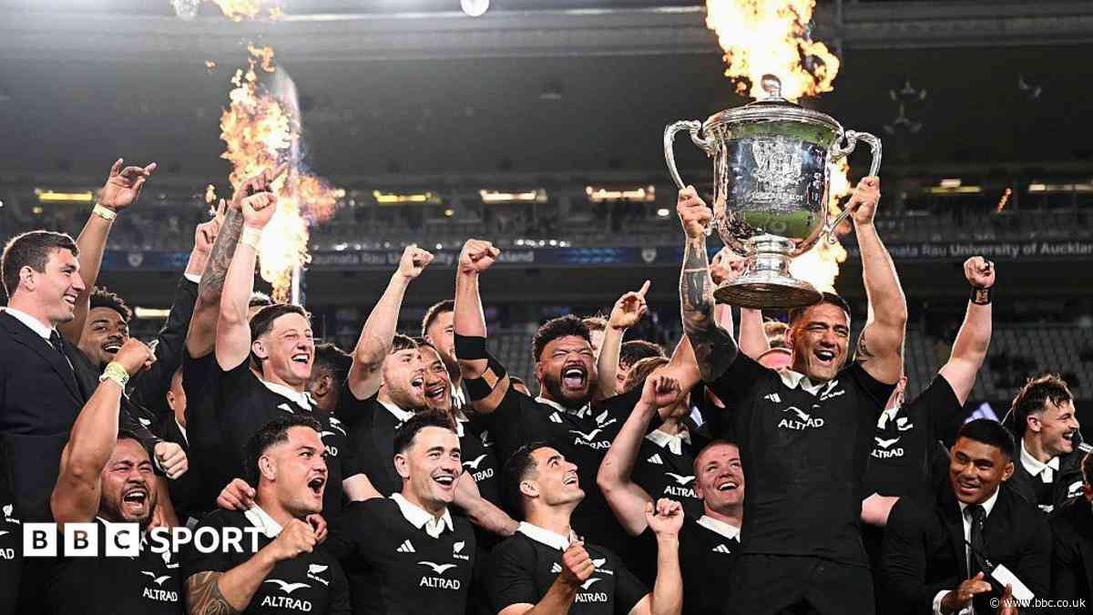 All Blacks power past Australia to retain Bledisloe Cup