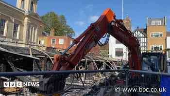 Traders face nine-day market closure after fire