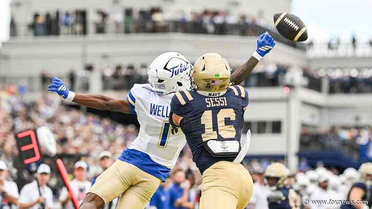 Tulsa's David Wells Jr. tips ball to himself for improbable touchdown in wild play against Navy