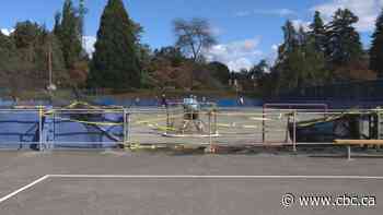 Roller hockey players frustrated by Burnaby ban on inline skates at sports boxes