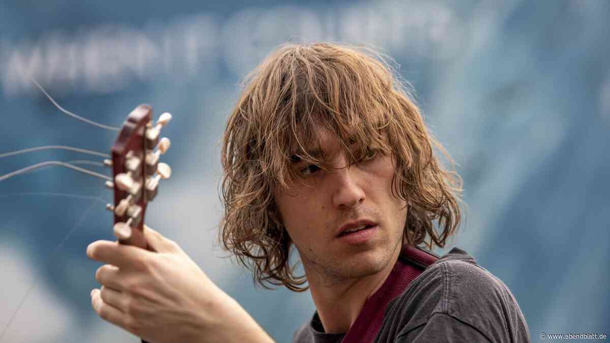 Er war mit seiner Band in Hamburg: Dieser Songwriter ist das Wunderkind des Pop