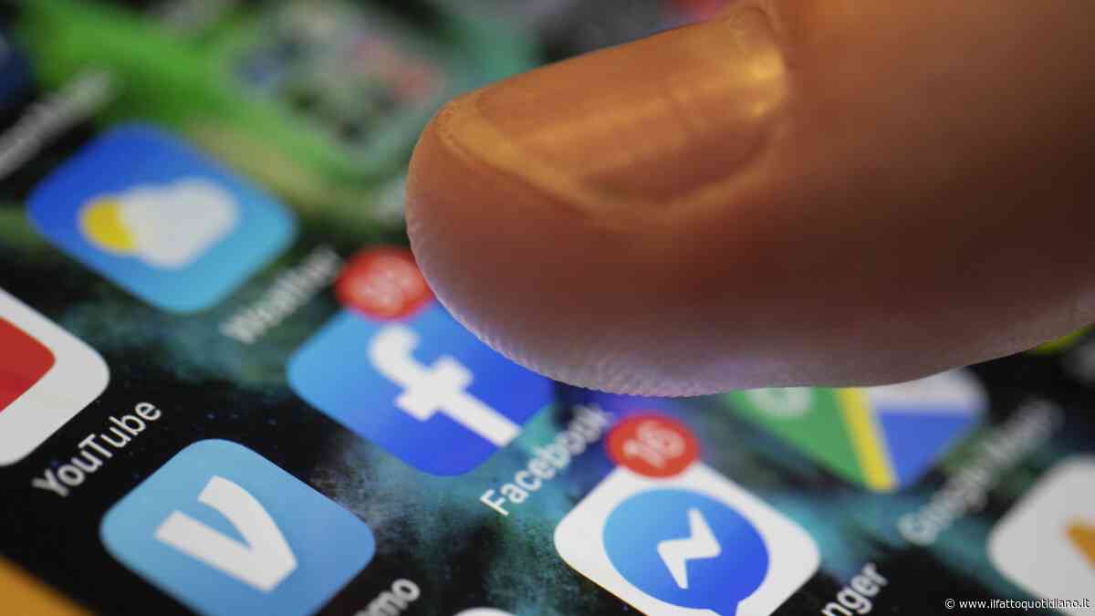 Il teatro dei social: qualcuno scrive la parte e qualcun altro paga il conto