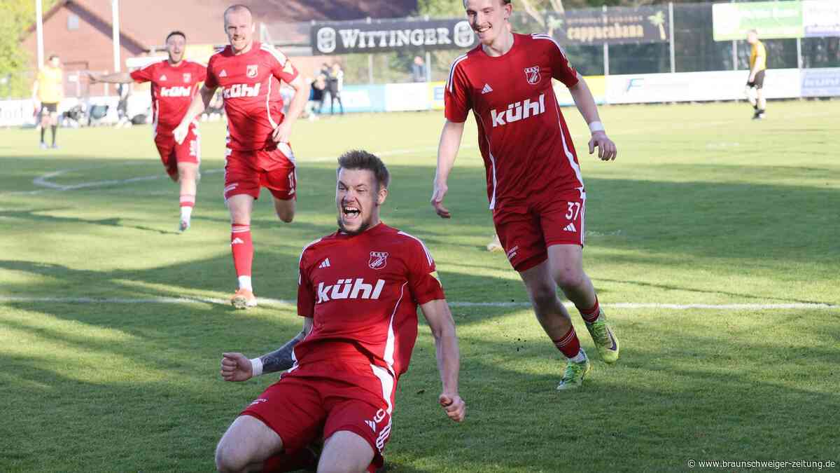 Kurioses Eigentor, verrücktes Ende: Kästorf gewinnt Landesliga-Topspiel im Prinzenpark