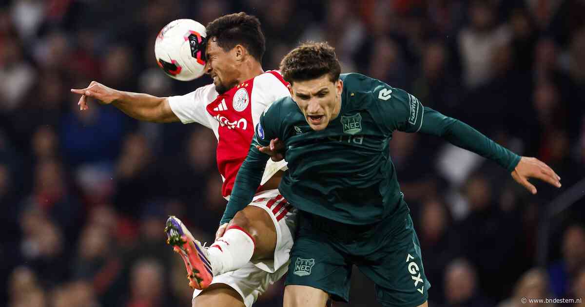 Ajax morst voor vierde keer dure punten in Arena: ‘Het maakt me teleurgesteld en boos’