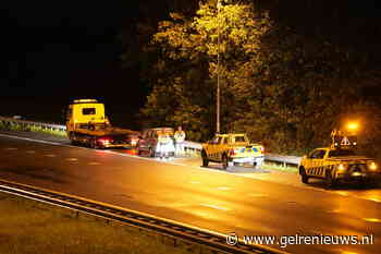 Automobilist vlucht na botsing op kruising
