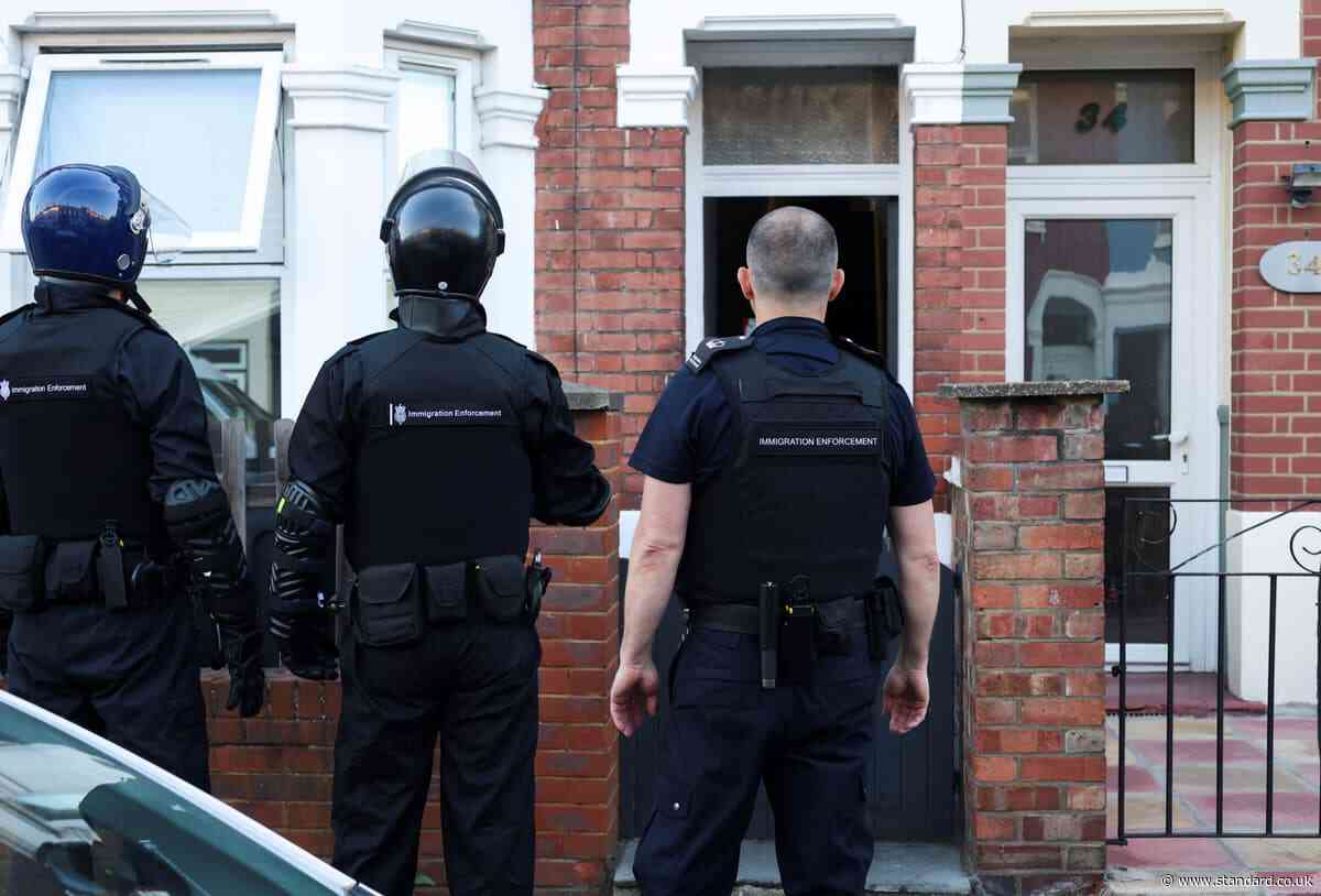 London council unanimously votes for motion to block resources in immigration raids