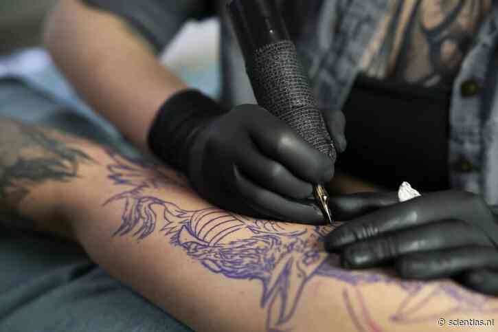 Tattoo-inkt die alleen onder uv-licht verschijnt kan bestralingsstipjes verbergen