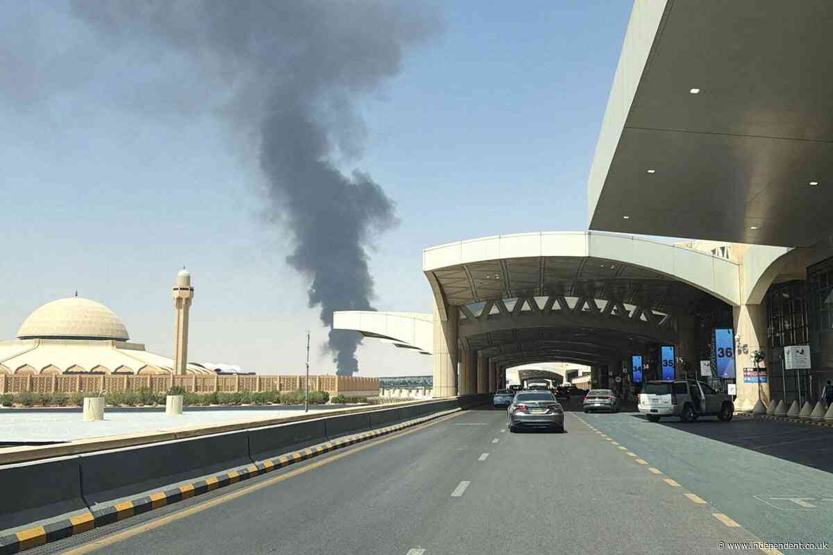Yemeni attack on Riyadh airport kills 12 and injures over 300 as Houthi-Saudi war escalates