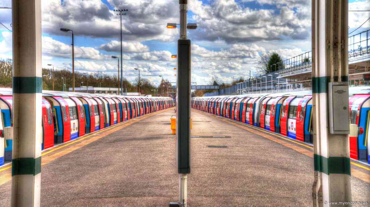 The confusing London Underground station where the platforms are in the wrong order
