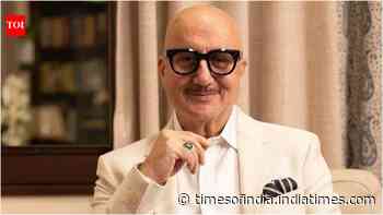 Kher explores loneliness; stardom stays off his shoulders