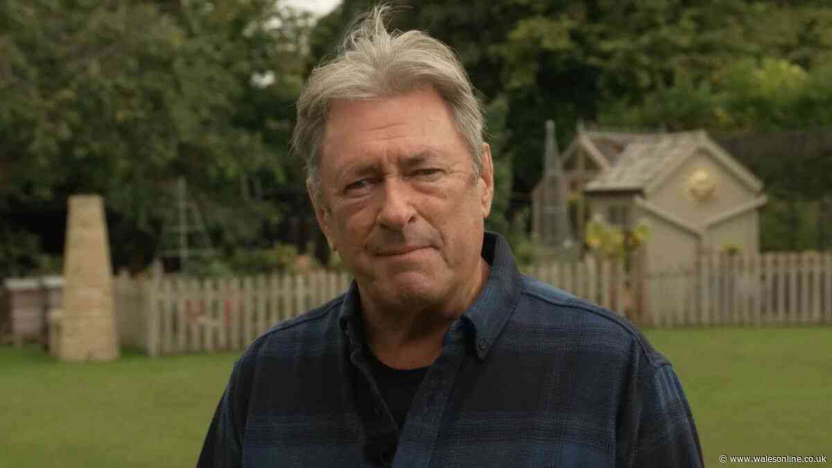 Alan Titchmarsh shares four simple ways to attract birds to your garden this autumn