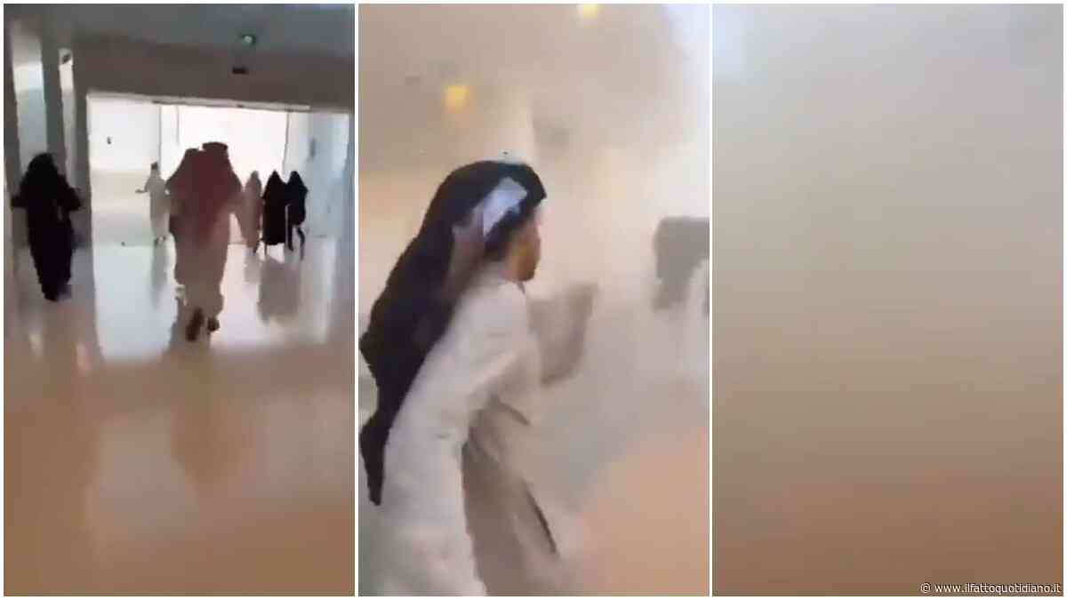 Il fumo e le persone in fuga dopo l’attacco all’aeroporto di Riad