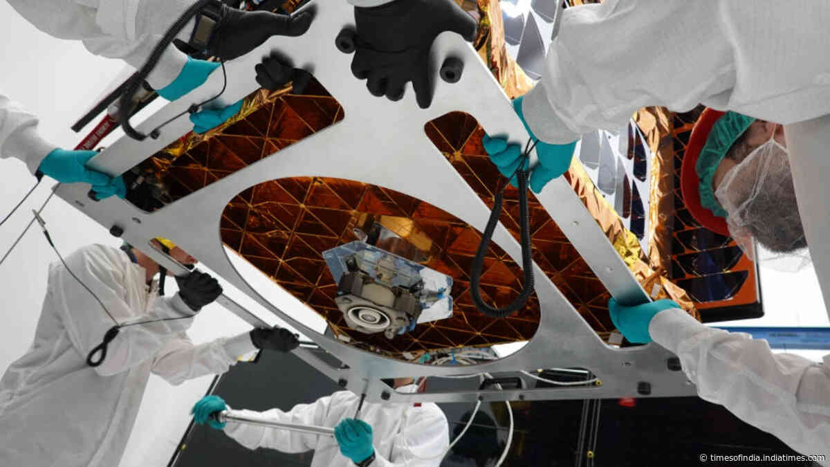 Nasa-backed spacecraft to inspect dead space objects, test future repair and debris removal tech