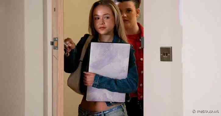 Sinister Craig seethes in EastEnders as Amy brings friends to his flat