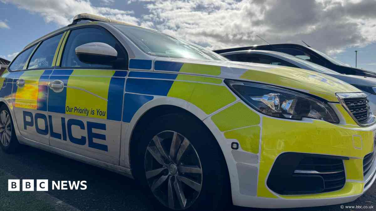 A1(M) closed as police examine 'suspicious vehicle'
