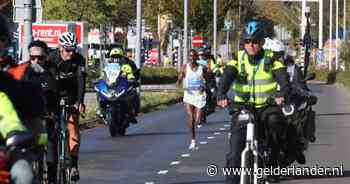 LIVE Marathon Eindhoven | Kiplangat loopt solo aan kop, Bredanaar Van de Weerd strijdt om Nederlandse eer