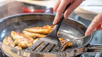 Weißer Schaum in der Pfanne: Dieser Irrglaube beim Hähnchenbraten hält sich hartnäckig