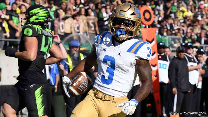 UCLA Bruins upset Oregon Ducks to stay unbeaten and change the Big Ten championship picture