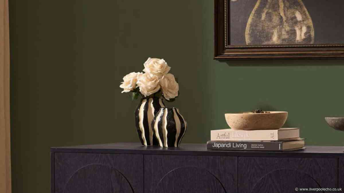 Dusk shoppers save £72 on 'outstanding' sideboard ahead of Christmas
