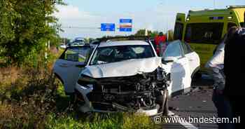 Auto’s botsen in file vlak voor afslag naar de Efteling, vier inzittenden raken gewond