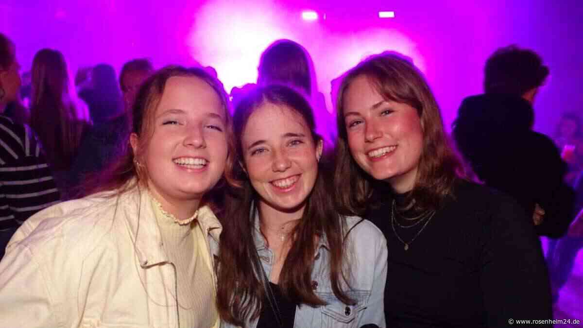 Straußen-Party in Flintsbach: Burschenverein feiert bis in die frühen Morgenstunden