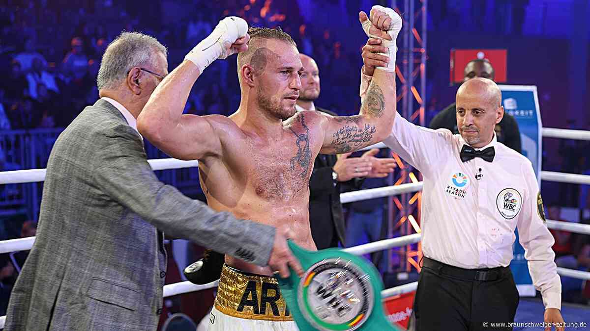 Start-Ziel-Sieg mit Wackler: Artur Reis meldet sich im Supermittelgewicht zurück
