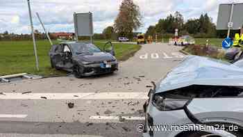 Heftiger Kreuzungs-Crash bei Rohrdorf: Golf GTI und BMW völlig zerstört