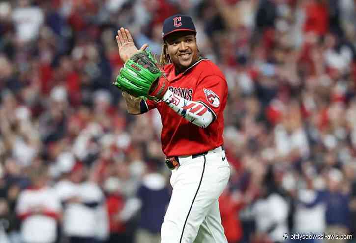 José Ramírez desató la fiesta en Cleveland con un jonrón de dos carreras para remontar y eliminar a Chicago