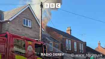 Bakery worker helps man escape flat fire