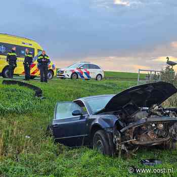 Auto slaat over de kop bij Sint Jansklooster