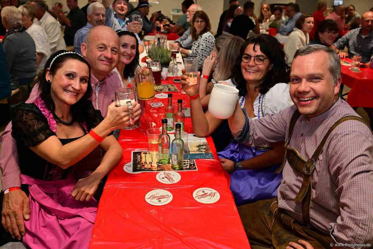 Stadt im Erzgebirge feiert Bierfest-Premiere