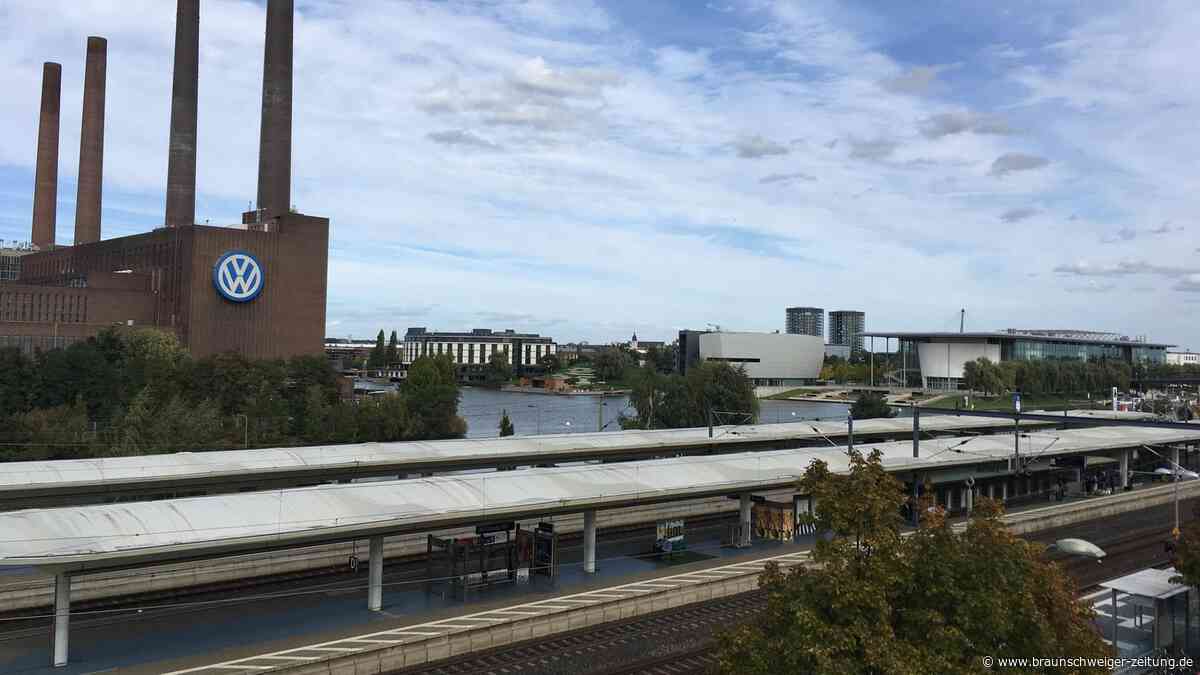 Wolfsburg in der Heute-Show: Satire-Sendung zieht Bahnsanierung durch den Kakao