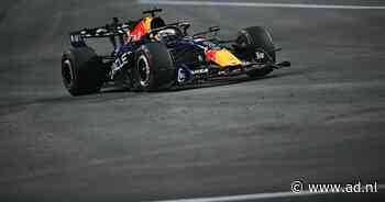 Max Verstappen behoudt ondanks pitstop comfortabel de leiding in Singapore