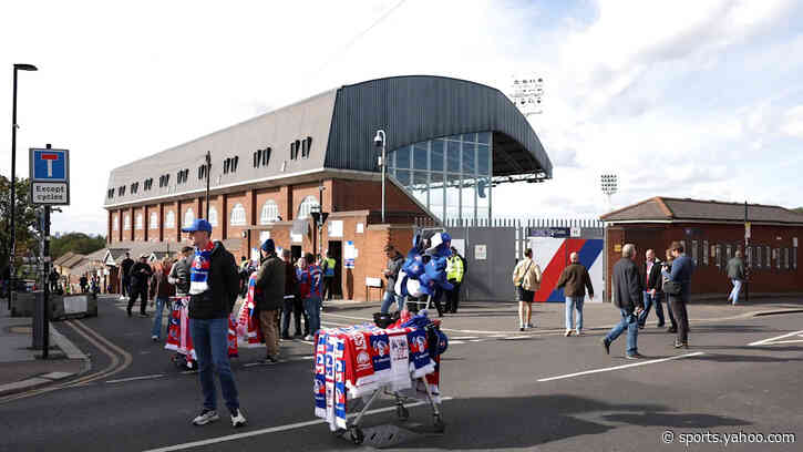 Two early PL matches get underway; Build up to Liverpool-City