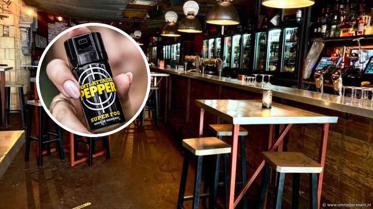 Vrouw spuit in het rond met pepperspray in café, 70 gasten naar buiten