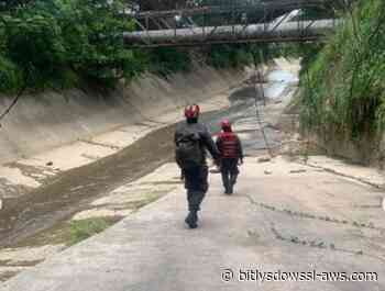 Bomberos de Caracas monitorean río Guaire tras aumento de su cauce por intensas lluvias