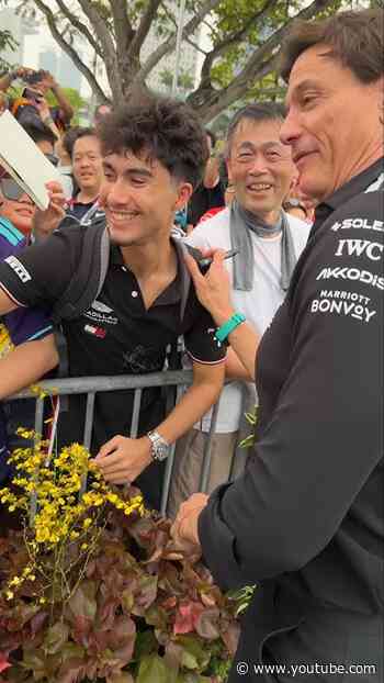 Someone make sure the Boss has a pen next time 😅 #f1shorts #f1 #mercedesf1 #totowolff