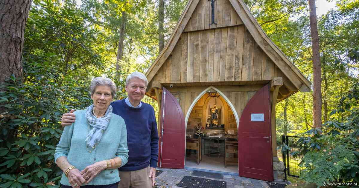 Wat staat daar nou? Dit sprookjesachtige huisje in het bos heeft een serieuze betekenis