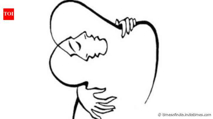 Optical illusion personality test: What you see first in this hugging picture could reveal how your mind works