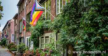 Hoe bewoners van de Heuvelbrink met vlaggen stelling nemen tegen homohaat