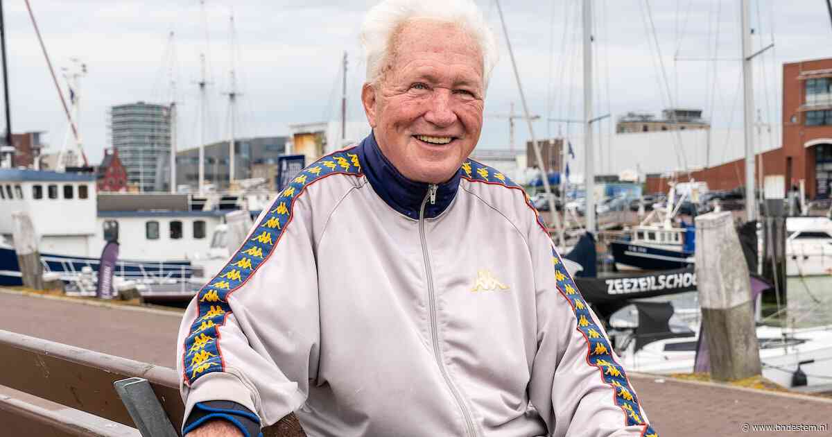 Supervrijwilliger Rinus (78) per brief bedankt bij zijn voetbalclub: ‘Ze komen de sleutels maar halen’