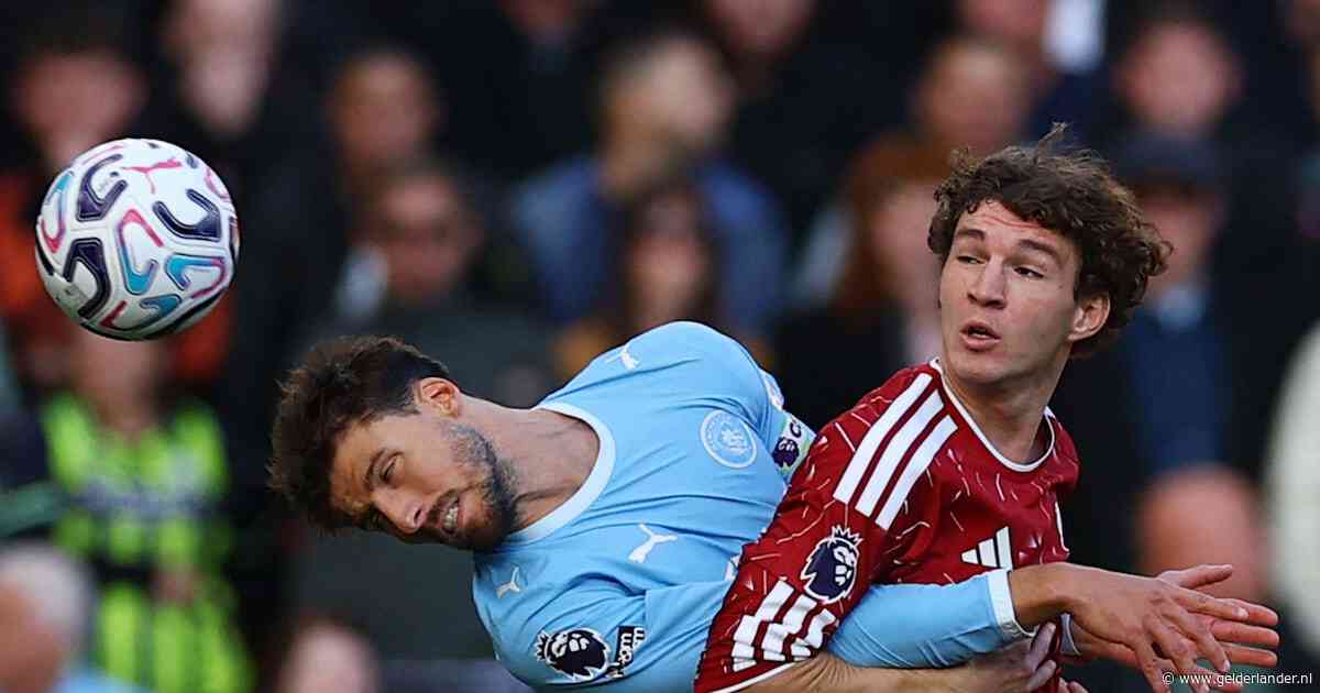Liverpool met twee Nederlanders begonnen aan beladen topper, fans geven ‘valsspelend’ City warm onthaal