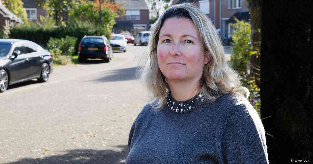 Boom valt tijdens de Urban Walk boven op Monique: ‘Heel veel geluk gehad’