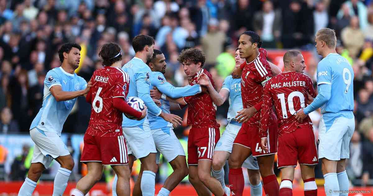 LIVE Premier League | Liverpool met steun publiek op zoek naar goal in beladen topper, fans geven ‘valsspelend’ City warm onthaal