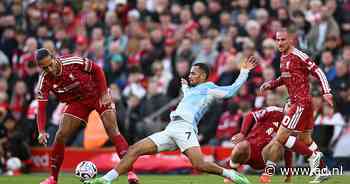 Liverpool ondanks steun publiek met gelijke stand rust in, City-spelers uitgejoeld bij elk balcontact