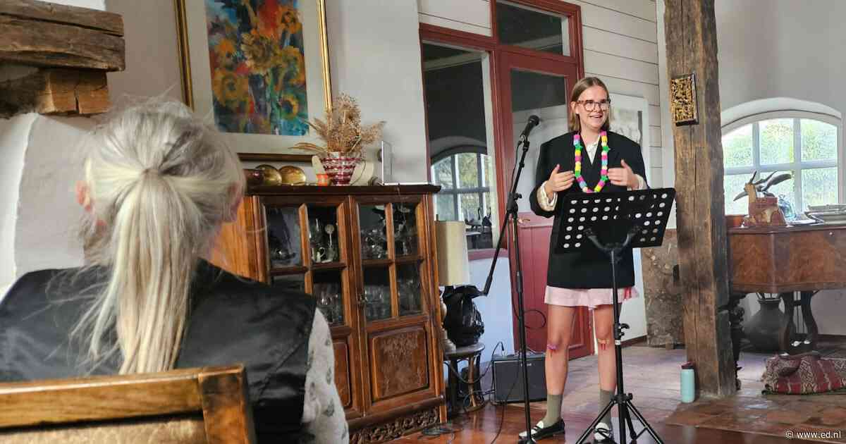 Kunstsmullen: een culturele kroegentocht zonder kroeg met de salontafel als podiumrand