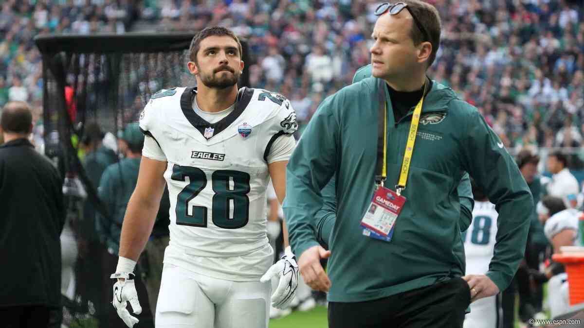Eagles, already depleted at RB, lose Shipley to foot injury